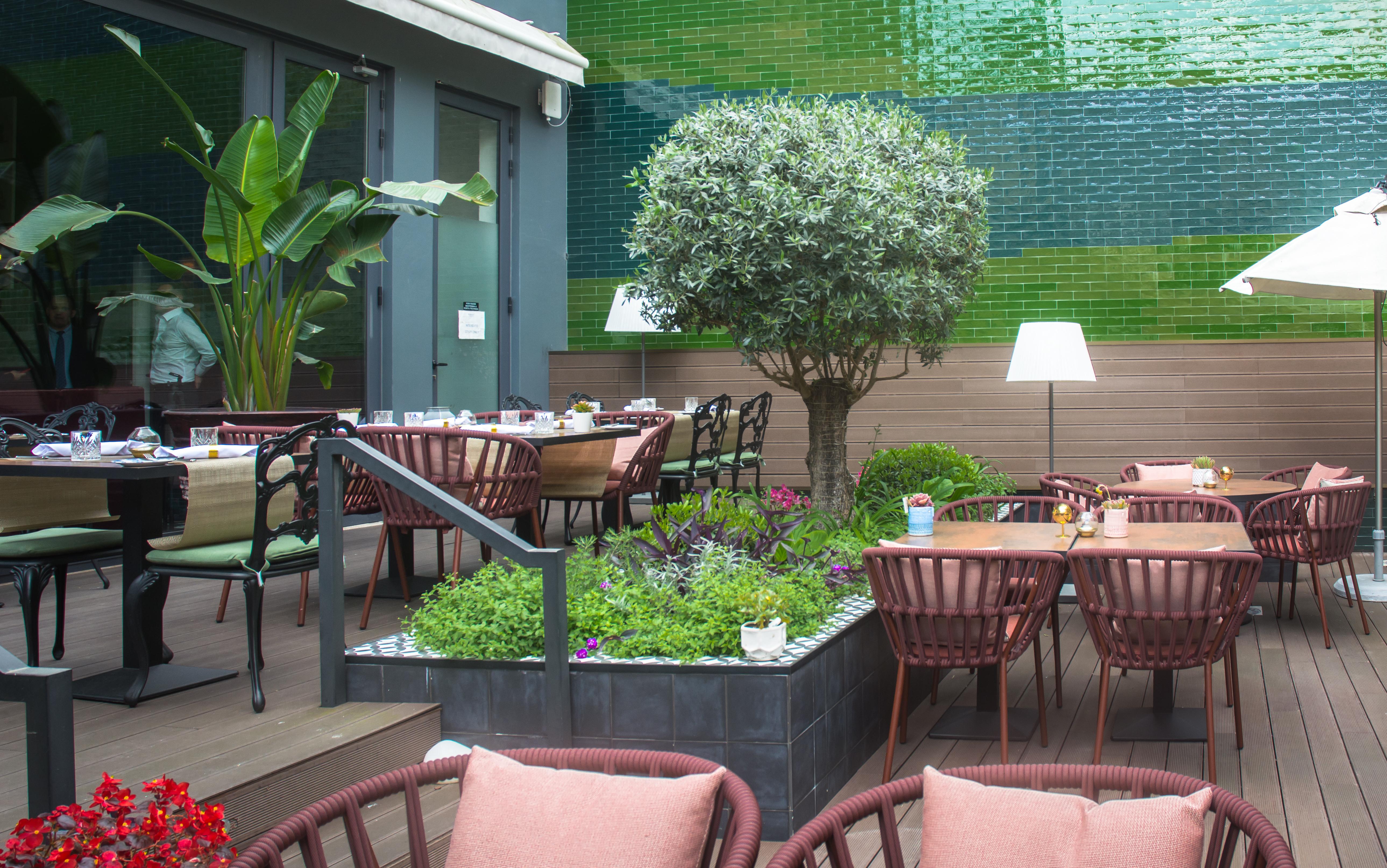 138 Liberdade Hotel Lissabon Buitenkant foto The terrace at the restaurant
