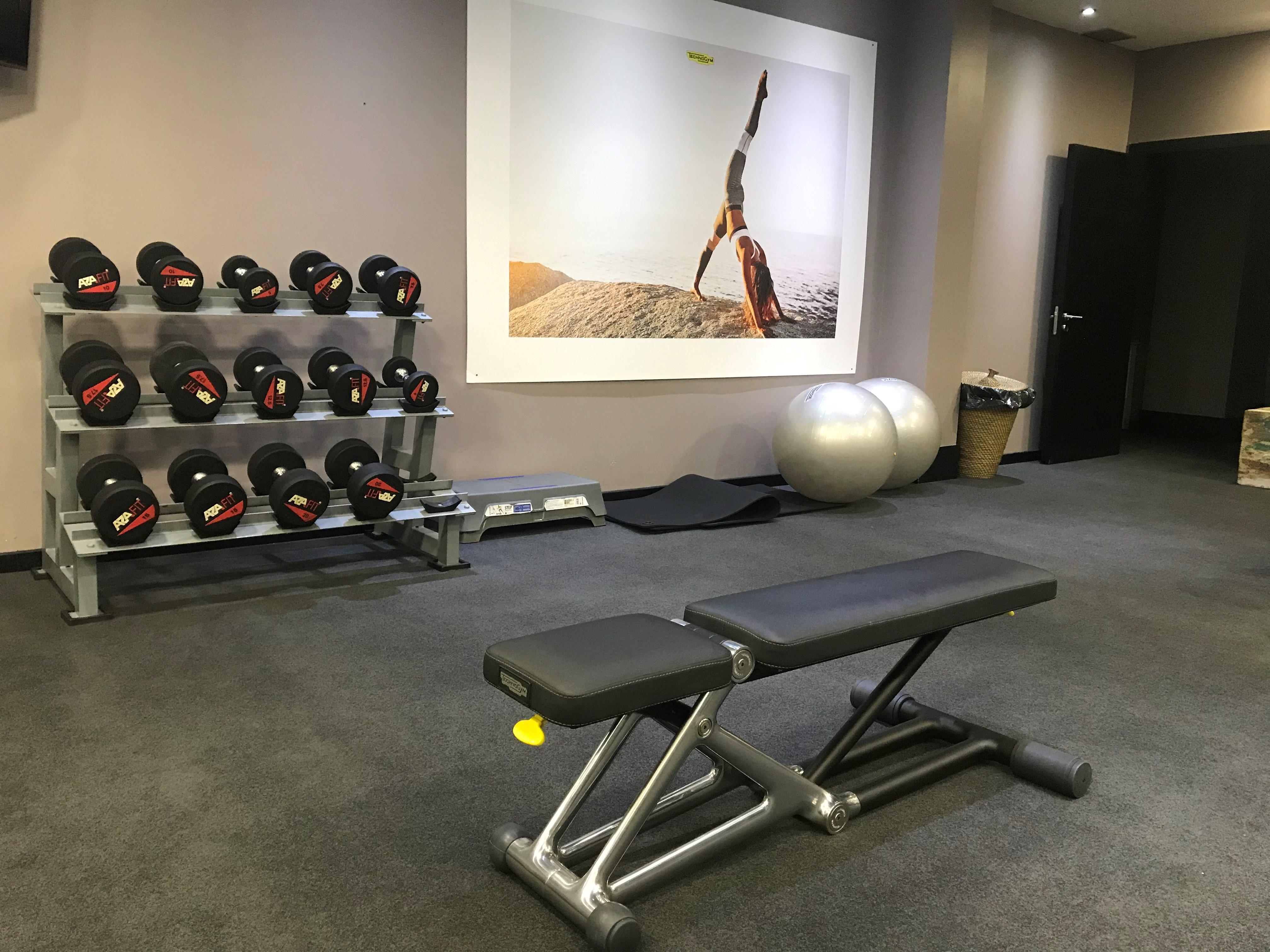 138 Liberdade Hotel Lissabon Buitenkant foto A weight bench