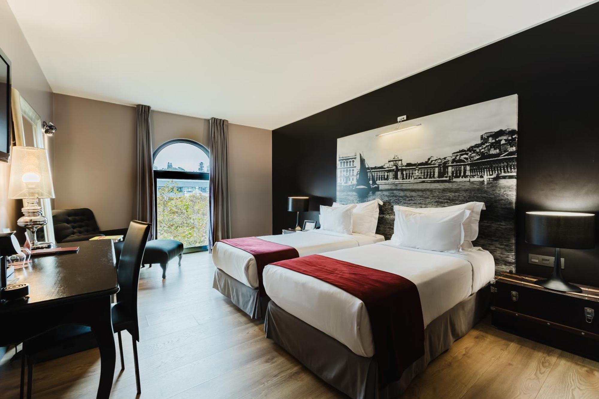 138 Liberdade Hotel Lissabon Buitenkant foto Room at Hotel AC Palacio de Duero